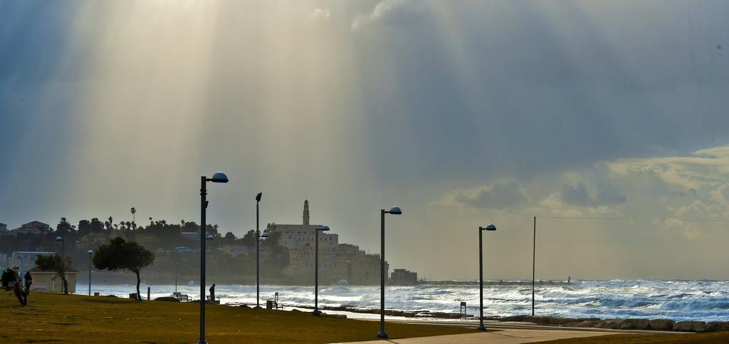 Apartment With Sea View And Balcony Facing West By Sea N' Rent Тель-Авив Экстерьер фото